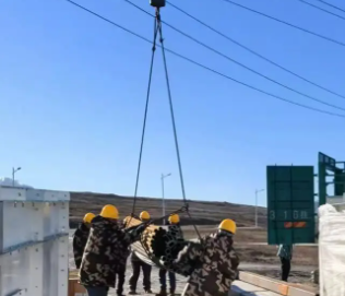 煤礦除塵器冠航鋼絲繩索具起吊搬運(yùn)順利完工